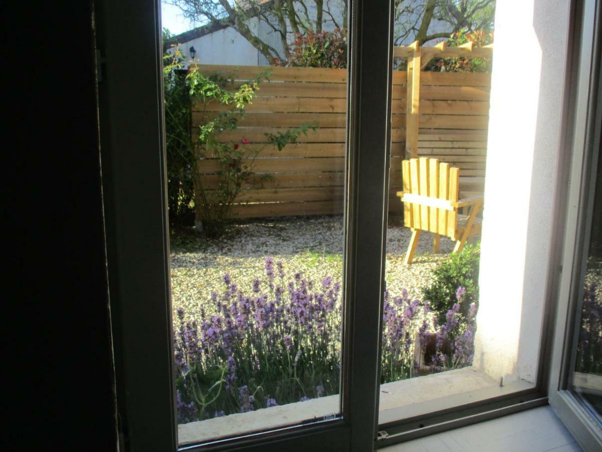 La Grange Aux Hirondelles Bed & Breakfast Sancoins Exterior photo